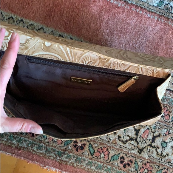 Adrienne Vittadini Envelope leather clutch - Picture 5 of 5